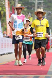 BIB: 42185, 4584, 40950
                            <button type="button" onclick="openModal(8239556)" class="btn btn-primary btn-sm float-right btn-popup" data-toggle="modal" data-target=".modal-high-quality">
                        <i class="fas fa-shopping-cart"></i> Add to Cart
                    </button>
                                            <button type="button" onclick="isThisMe(8239556, true)" class="btn btn-success btn-sm float-right btn-popup btn-isme hidden" data-toggle="tooltip" data-placement="bottom" title="นี่คือรูปของคุณใช่ไหม คลิกที่นี่เพื่อเอาเข้าอัลบั้ม">
                        <i class="fas fa-plus"></i> Add to album
                    </button>
                    <button type="button" onclick="isThisMe(8239556, false)" class="btn btn-warning btn-sm float-right btn-popup btn-isnotme hidden">
                        <i class="fas fa-ban"></i> Remove from album
                    </button>